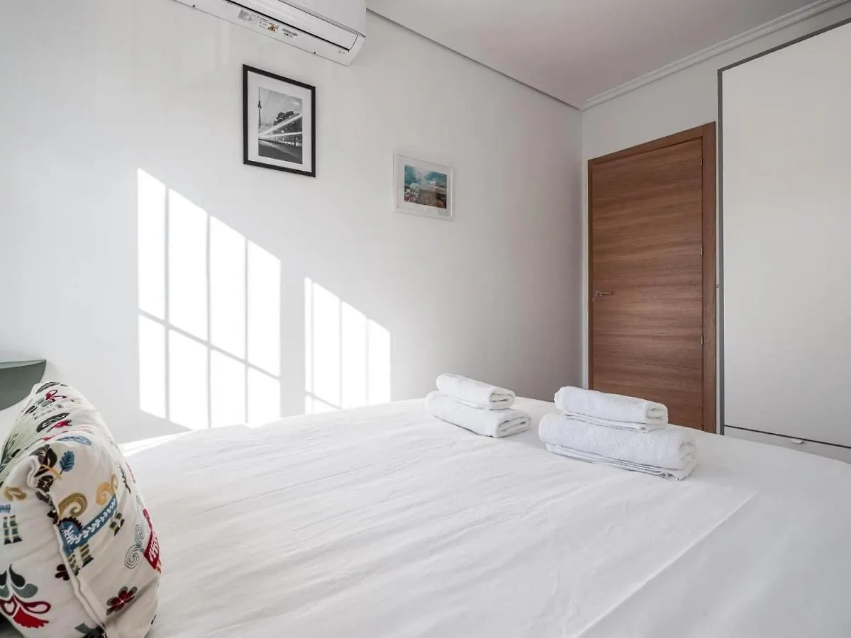 Elegante Apt Luminoso Y Tranquilo De 2 Hab Sevilla Wifi-Ful Parking Inc 0*, Seville Spain